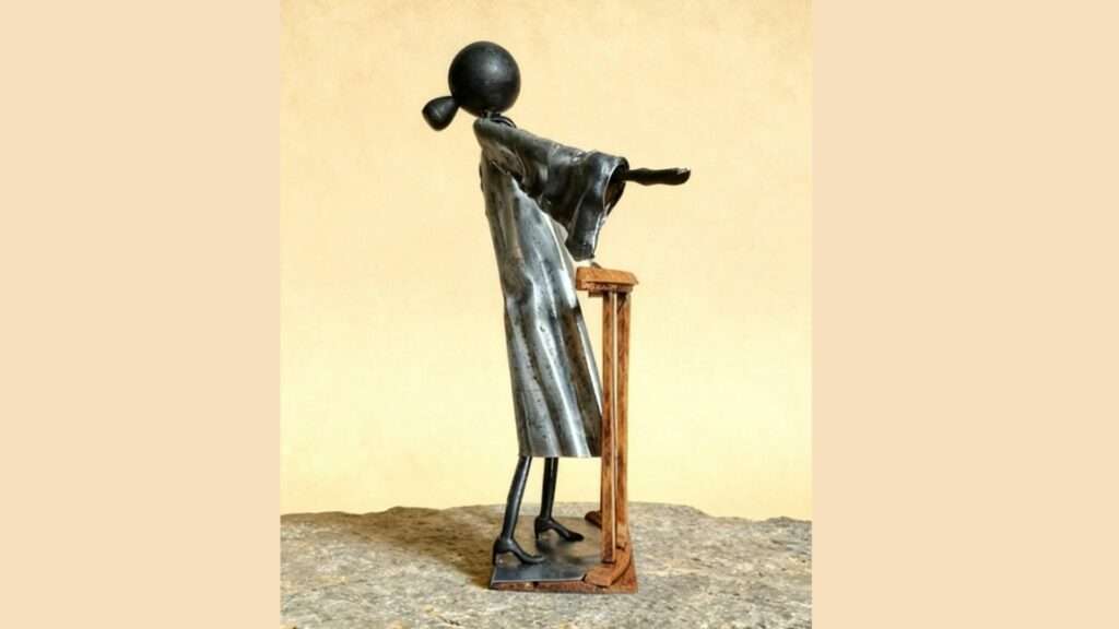 sculpture métal avocate