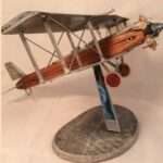 sculpture métal avion biplan