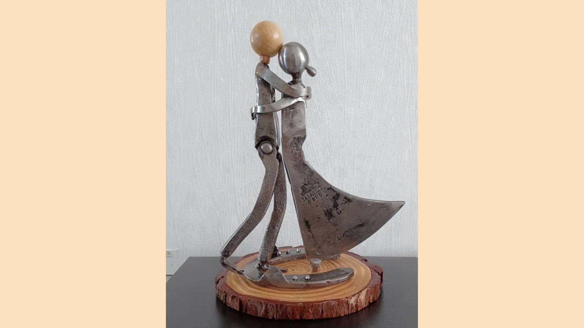 sculpture métal couple danseurs