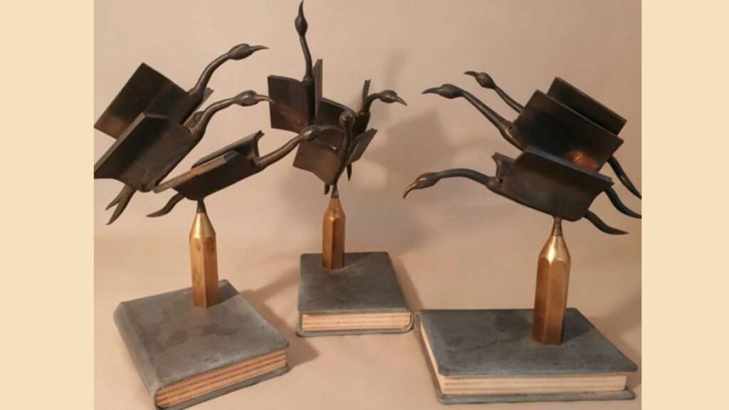 sculpture métal envolée d'oiseaux