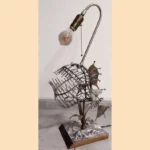 Lampe sculptures en métal de récupération avec soudure et façonnage artisanal