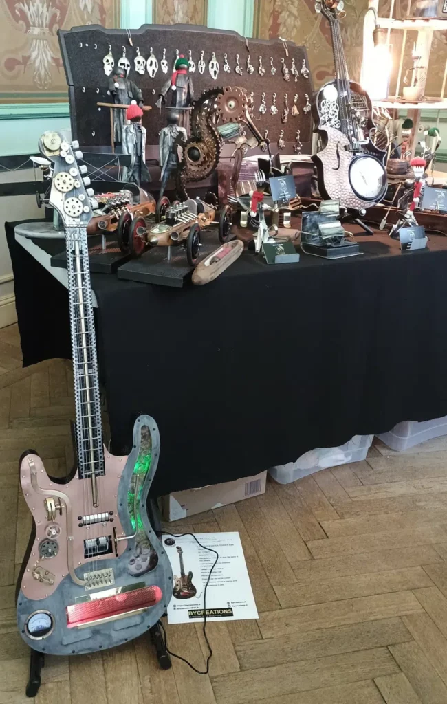 Exposition de sculptures en métal recyclé de Bruno Cotton